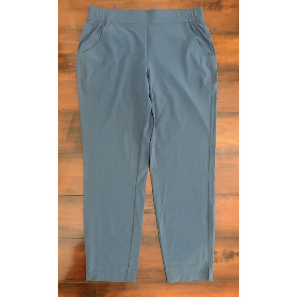 Eddie Bauer women’s Pool On ankle Pants Size Medium travel Casual